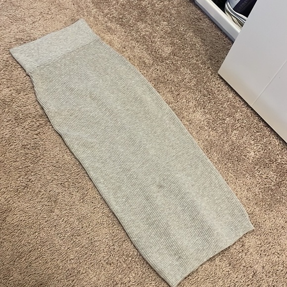 High waist skirt bought from aritzia - Picture 3 of 3